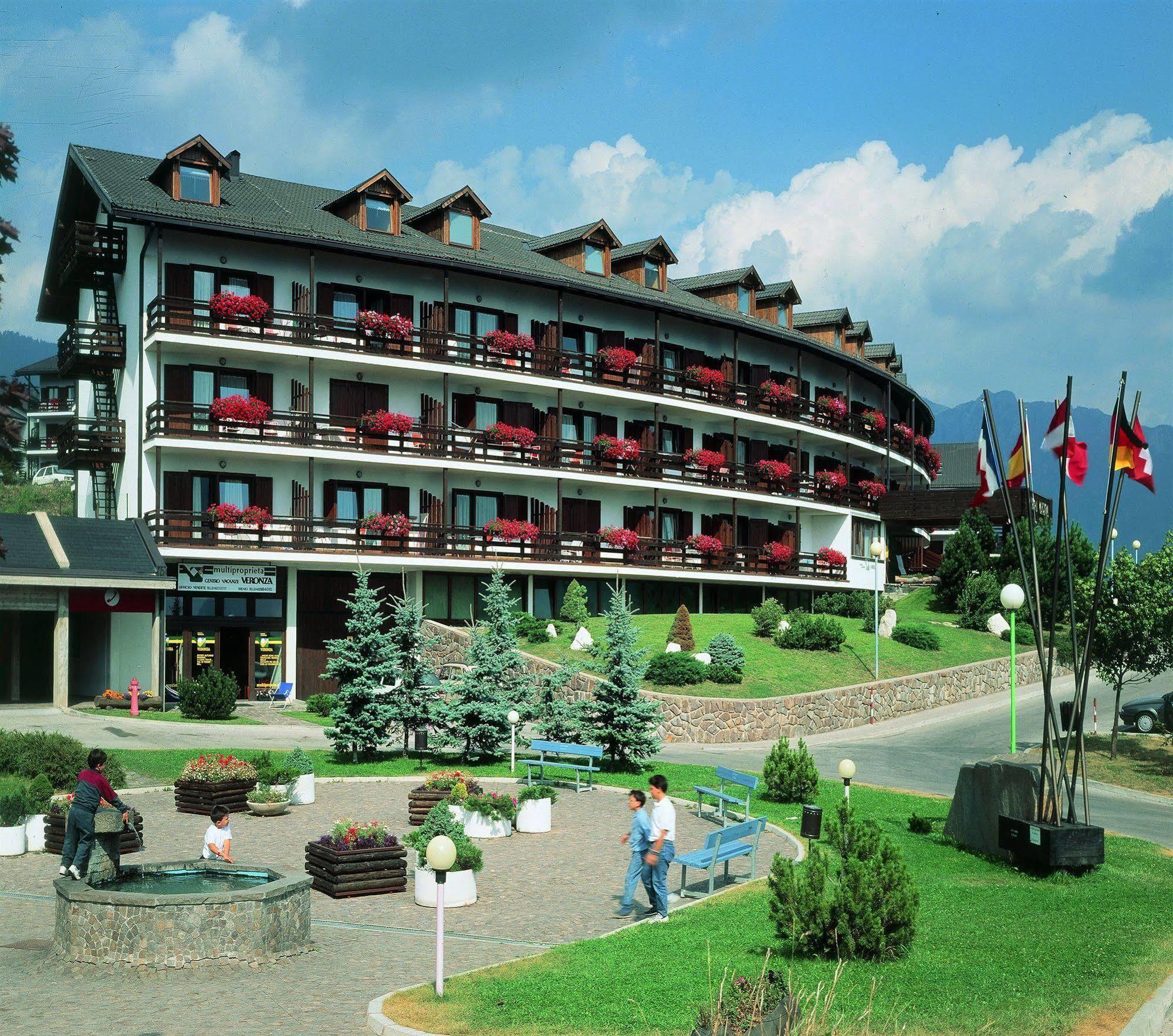 Hotel Resort Veronza กาวาเลเซ ภายนอก รูปภาพ